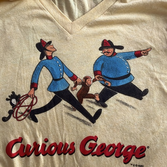 Curious George Out of Print Women’s V-neck T-shirt L yellow NWT - Picture 6 of 6